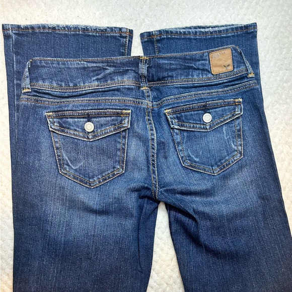 Women's American Eagle low rise slim boot blue jeans size 4 distressed knees - Picture 7 of 7